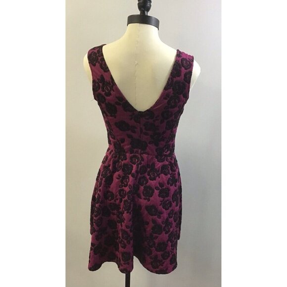 Unbranded Dresses & Skirts - Pink and Black Dress with Roses Cute Zippered Back Dress S/M